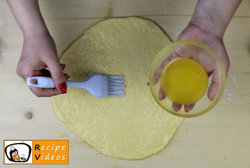 Cheese croissant recipe, how to make Cheese croissant step 4