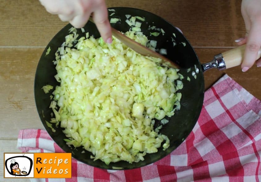 Simple cabbage and noodles recipe, how to make Simple cabbage and noodles step 4