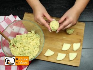 Cheese-filled potato medallions recipe, how to make Cheese-filled potato medallions step 5