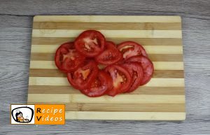 Chicken breast with mozzarella and tomatoes recipe, how to make Chicken breast with mozzarella and tomatoes step 2