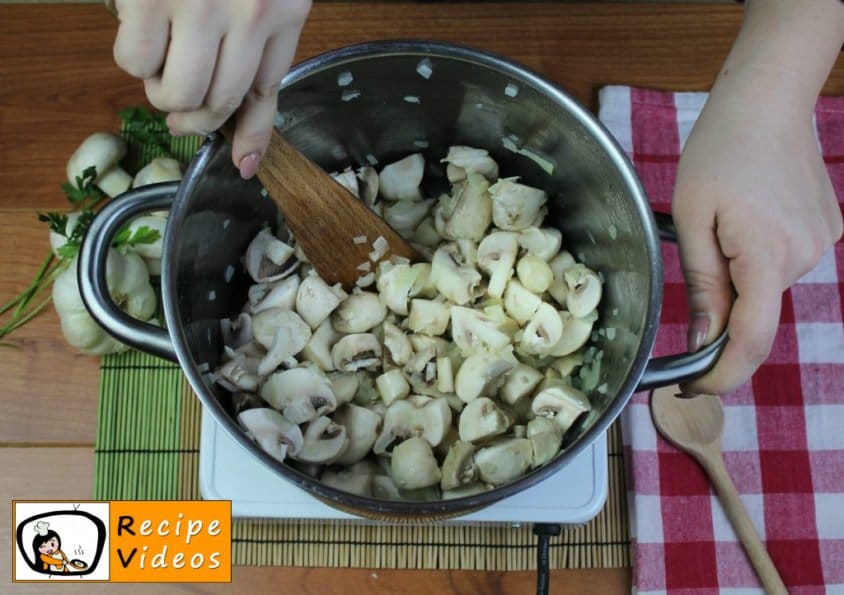 Mushroom ragout with sour cream recipe, how to make Mushroom ragout with sour cream step 2