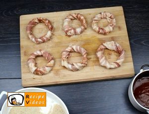 Onion rings wrapped in bacon recipe, how to make Onion rings wrapped in bacon step 3