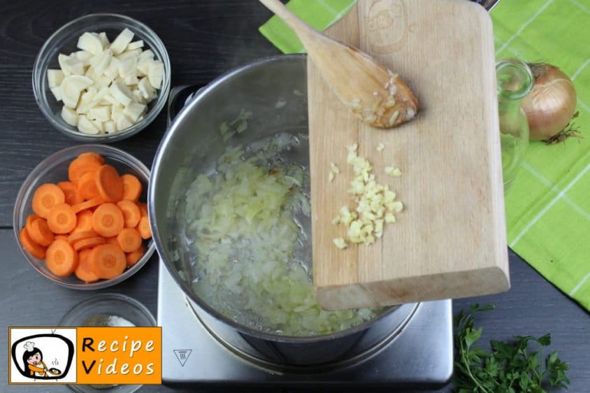 Traditional pea soup with handmade noodles recipe, how to make Traditional pea soup with handmade noodles step 1