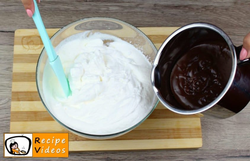 Biscuit Ice Cream Cake recipe, how to make Biscuit Ice Cream Cake step 2
