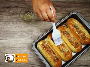 Hot dog with Bolognese sauce recipe, how to make Hot dog with Bolognese sauce step 3