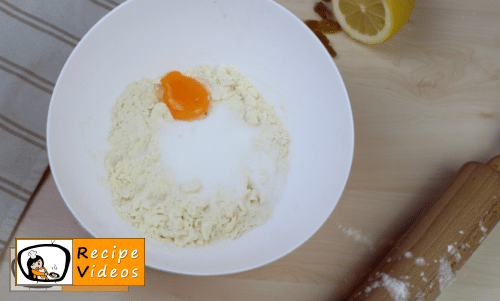 Hungarian ricotta cake recipe, how to make Hungarian ricotta cake step 2