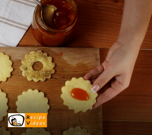 Linzer cookies recipe, how to make Linzer cookies step 8