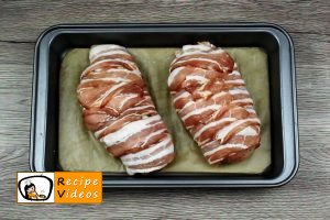 Plum stuffed chicken breast wrapped in bacon recipe, how to make Plum stuffed chicken breast wrapped in bacon step 3